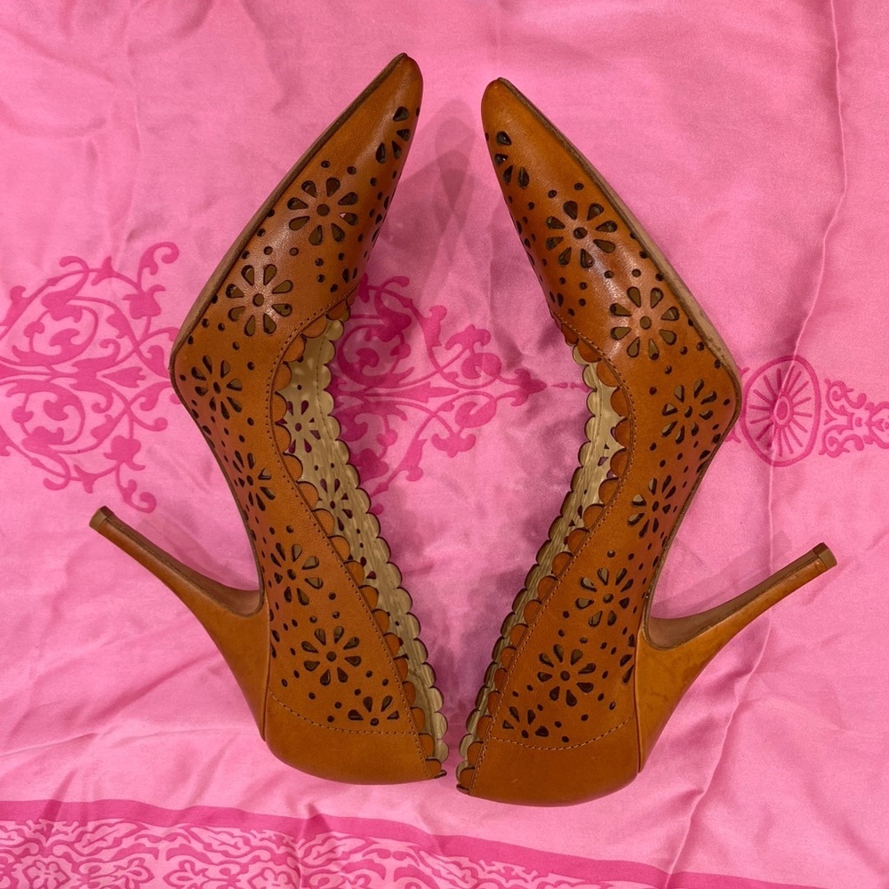 Kate Spade Lana laser cut floral leather Pump Size 9B - Picture 4 of 6
